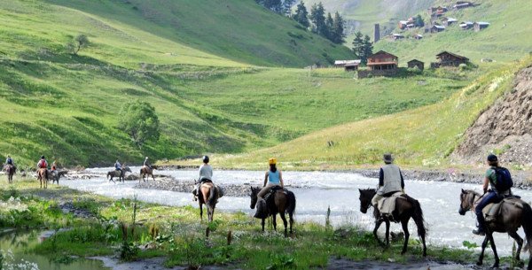 Прогулка на лошади в Карпатах